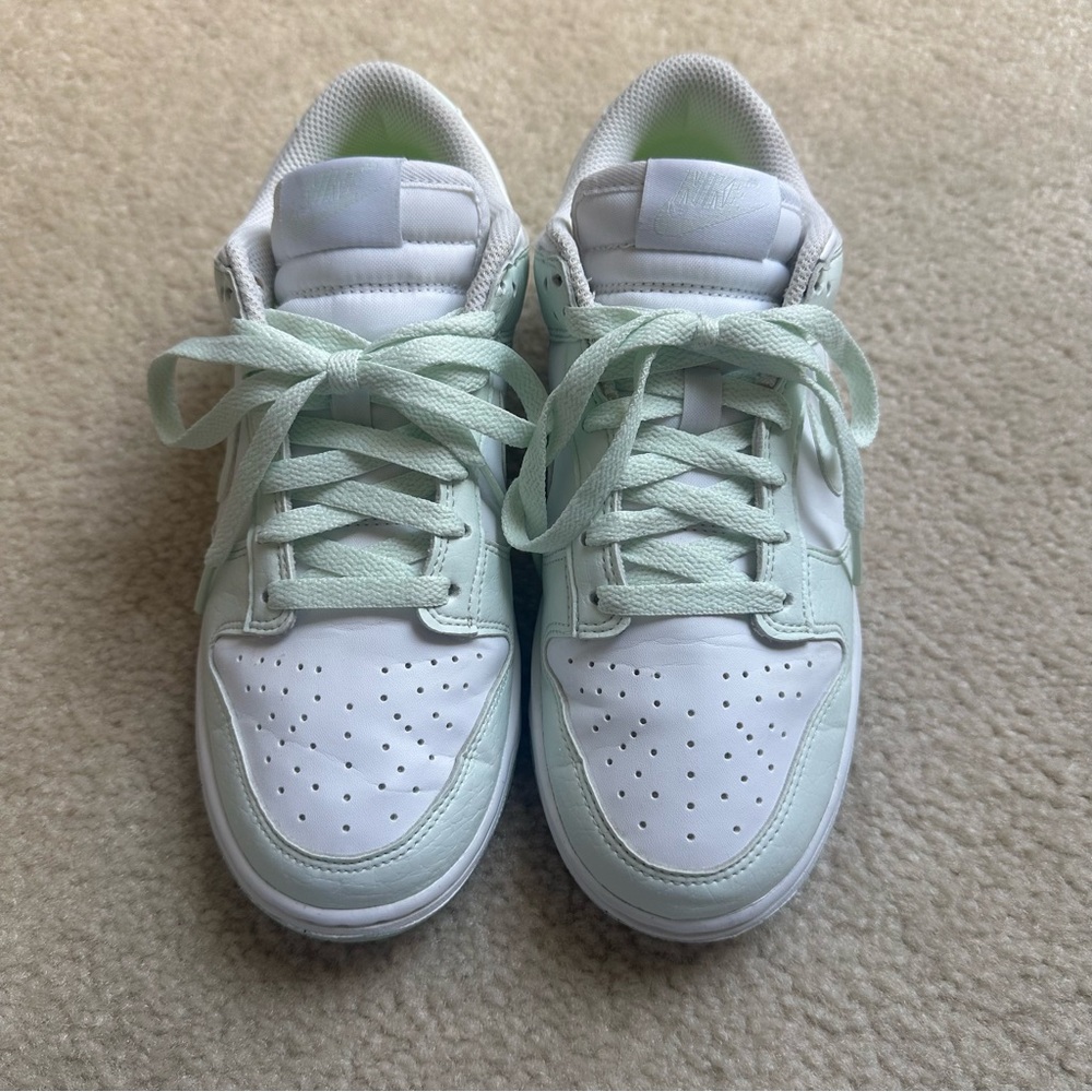 Nike dunk light green